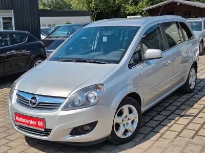 Gebraucht Opel Zafira Design Edition 116 PS (85 kW) 2011 Silber Van / Kleinbus