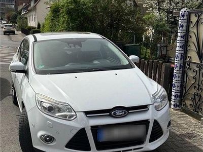 Second-hand Ford Focus Titanium 150 CP (110 kW) 2011 Alb Berlinǎ