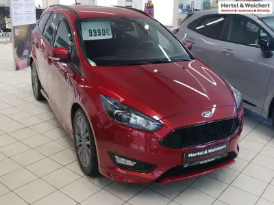 Gebraucht Ford Focus ST-Line 140 PS (102 kW) 2017 Candyrot metallic Kombi