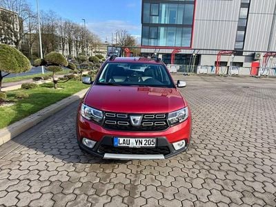 Gebraucht Dacia Sandero Essentiel 90 PS (66 kW) 2017 Rot Limousine