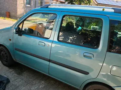 Gebraucht Opel Agila 70 PS (51 kW) 2026 Andere farben Kleinwagen