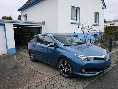 Gebraucht Toyota Auris Comfort 116 PS (85 kW) 2017 Blau Kombi