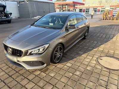 Gebraucht Mercedes CLA220 Shooting Brake 184 PS (135 kW) 2017 Schwarz Kombi
