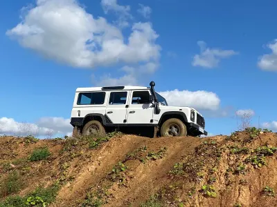 Usata Land Rover Defender 122 CV (89 kW) 1999 Bianco SUV