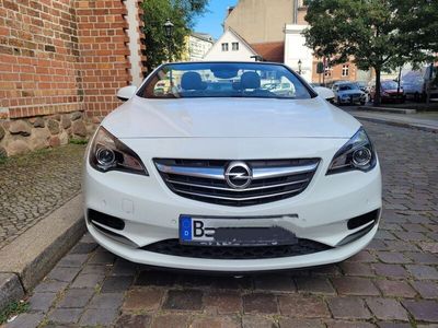 gebraucht Opel Cascada 1.4 Turbo Cabrio in Edelweiß