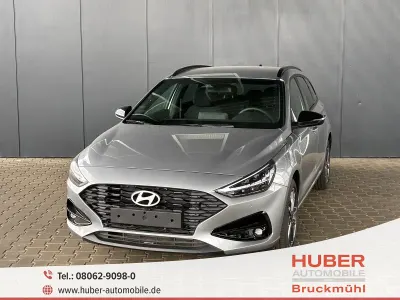 Neu Hyundai i30 Comfort 101 PS (74 kW) 2025 Shimmering silver Kombi