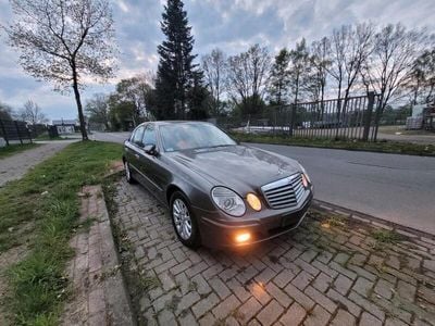 Mercedes E200