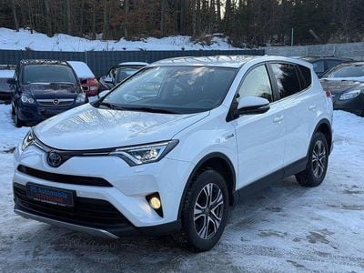 Weiß Gebraucht 2018 Toyota RAV4 Hybrid Team SUV | 17.995 € (Fairer Preis)