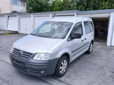 Gebraucht VW Caddy Team 105 PS (77 kW) 2010 Silber Van / Kleinbus