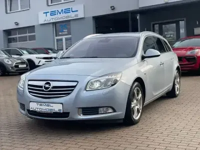 Usata Opel Insignia Innovation 160 CV (117 kW) 2012 Argento Station wagon