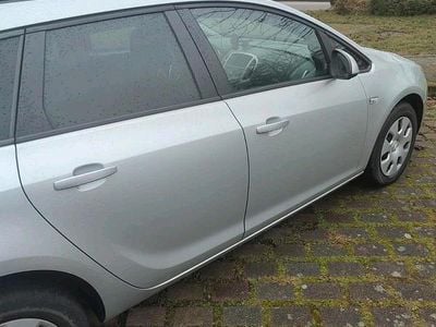 Gebraucht Opel Astra 110 PS (80 kW) 2011 Silber Kombi