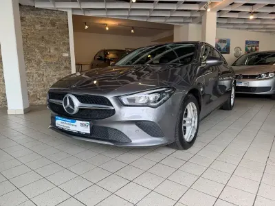 Używany Mercedes CLA180 116 KM (85 kW) 2020 Szary Sedan/Limuzyna