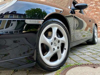 Porsche 911 Carrera