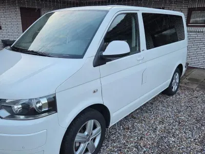 Gebraucht VW Multivan 179 PS (131 kW) 2012 Weiß Van / Kleinbus