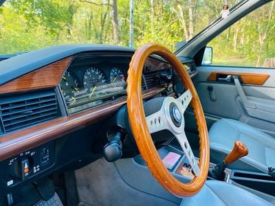 Gebraucht Mercedes 190 118 PS (86 kW) 1989 Schwarz Limousine