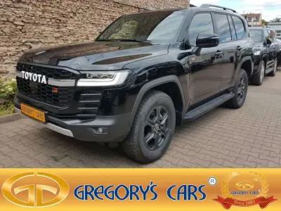 Neu Toyota Land Cruiser 299 PS (219 kW) 2026 Black ravon SUV