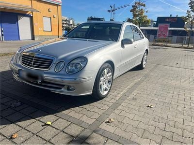 Mercedes E200