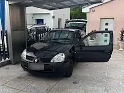 Gebraucht Renault Clio 75 PS (55 kW) 2005 Schwarz Kleinwagen