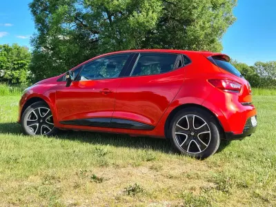 Gebraucht Renault Clio IV Dynamique 90 PS (66 kW) 2015 Rot Limousine