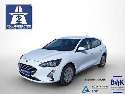 Weiß Gebraucht 2022 Ford Focus Limousine | 16.950 € (Guter Preis)