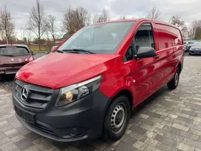 Używany Mercedes Vito 136 KM (100 kW) 2021 Czerwony Van