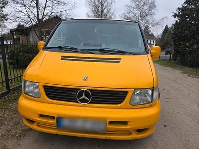 Second-hand Mercedes Vito 122 CP (89 kW) 1999 Galben Van