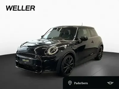 Używany Mini Cooper S Essential 178 KM (130 kW) 2021 Czarny Hatchback