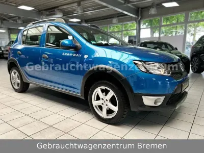 Używany Dacia Sandero Stepway Ambiance 90 KM (66 kW) 2013 Niebieski Sedan/Limuzyna