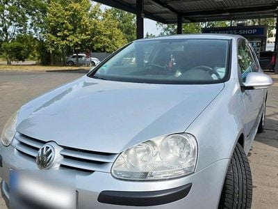 Usata VW Golf IV 75 CV (55 kW) 2005 Argento Berlina