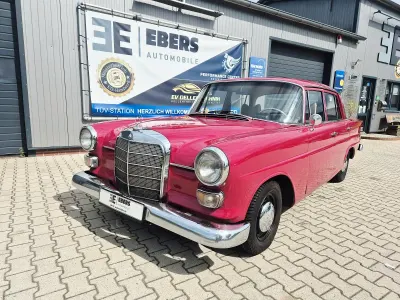 Gebraucht Mercedes 200 54 PS (39 kW) 1968 Rot Limousine