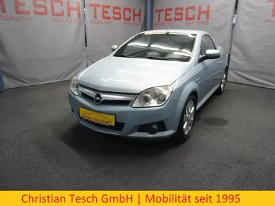 Używany Opel Tigra 125 KM (91 kW) 2008 Niebieski Kabriolet