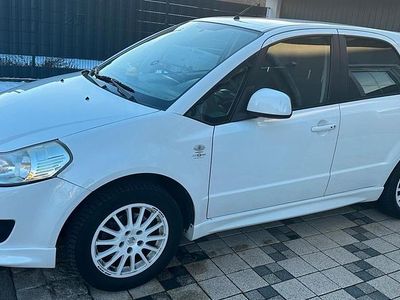 Gebraucht Suzuki SX4 107 PS (78 kW) 2009 Weiß SUV