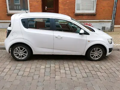 Gebraucht Chevrolet Aveo 115 PS (84 kW) 2011 Weiß Kleinwagen