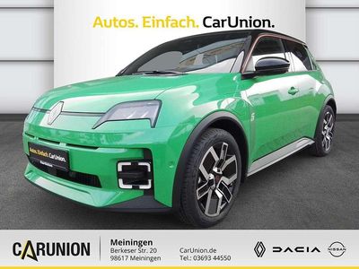 Pop green!, black pearlschwarz metallic Gebraucht 2025 Renault 5 E-Tech Komfort Limousine | 31.390 € (Guter Preis)