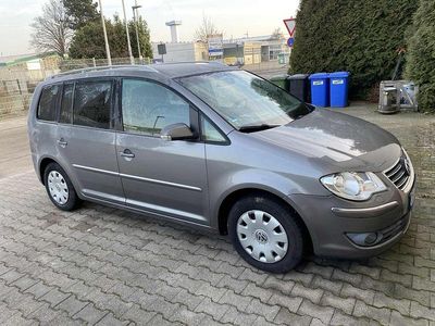 Grau Gebraucht 2009 VW Touran Van / Kleinbus | 2.600 € (Guter Preis)