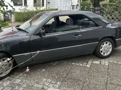 Gebraucht Mercedes 230 Sportline 132 PS (97 kW) 1991 Schwarz Coupé