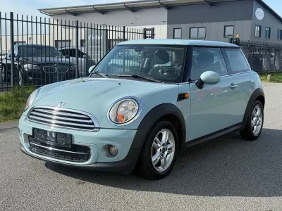 Occasion Mini Cooper D 111 ch (81 kW) 2011 Bleue Citadine