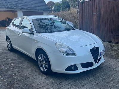 Gebraucht Alfa Romeo Giulietta 105 PS (77 kW) 2012 Weiß Kleinwagen