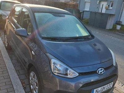 Gebraucht Hyundai i10 Classic 67 PS (49 kW) 2014 Grau Kleinwagen