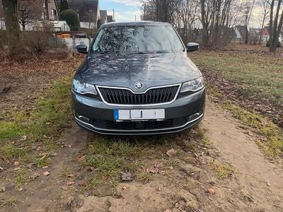 Grau Gebraucht 2017 Skoda Rapid Limousine | 12.800 € (Etwas zu teuer)