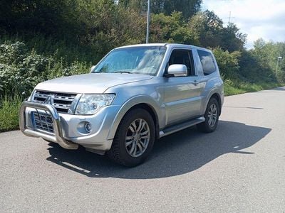 Gebraucht Mitsubishi Pajero Instyle 200 PS (147 kW) 2012 Silber SUV