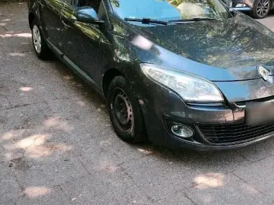 Gebraucht Renault Mégane GrandTour 90 PS (66 kW) 2012 Grau Kombi