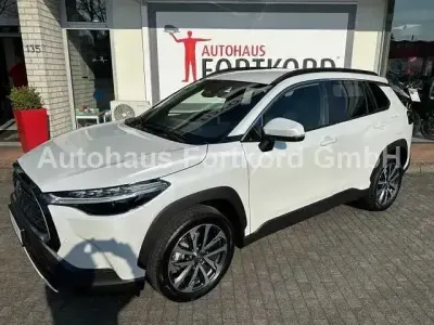 Second-hand Toyota Corolla Cross Style 140 CP (102 kW) 2025 Alb SUV