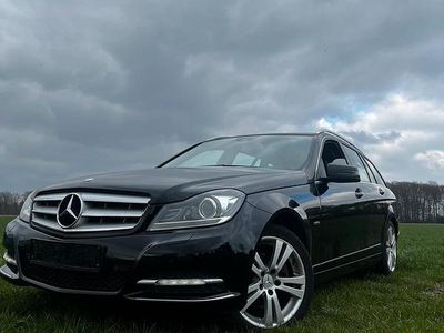 Gebraucht Mercedes C250 204 PS (150 kW) 2011 Schwarz Kombi