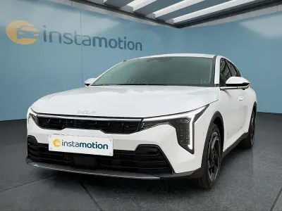 Neu Kia K4 150 PS (110 kW) 2025 Weiß Limousine