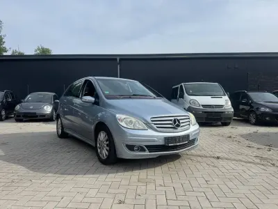 Gebraucht Mercedes B180 Edition 109 PS (80 kW) 2008 Blau Van / Kleinbus