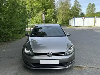 Używany VW Golf VII Edition 150 KM (110 kW) 2015 Beżowy Sedan/Limuzyna