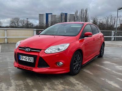 Gebraucht Ford Focus ST-Line 163 PS (119 kW) 2013 Rot Limousine