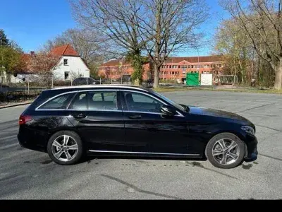 Gebraucht Mercedes C220 Avantgarde 194 PS (142 kW) 2020 Schwarz Kombi