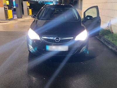 Gebraucht Opel Astra Sport 140 PS (102 kW) 2012 Schwarz Kombi
